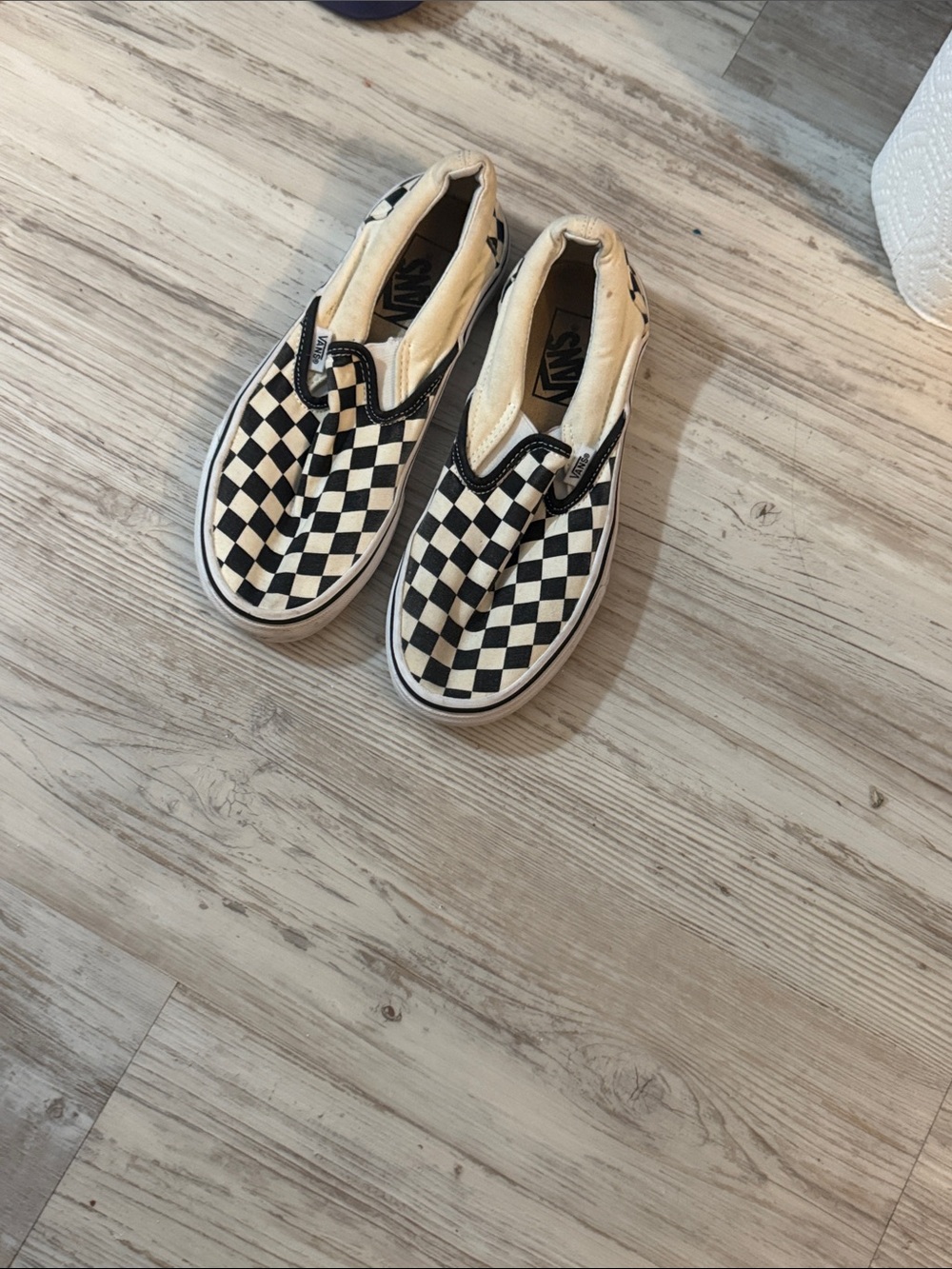 Vans women Checkerboard Slip-On Sneakers - Black & White